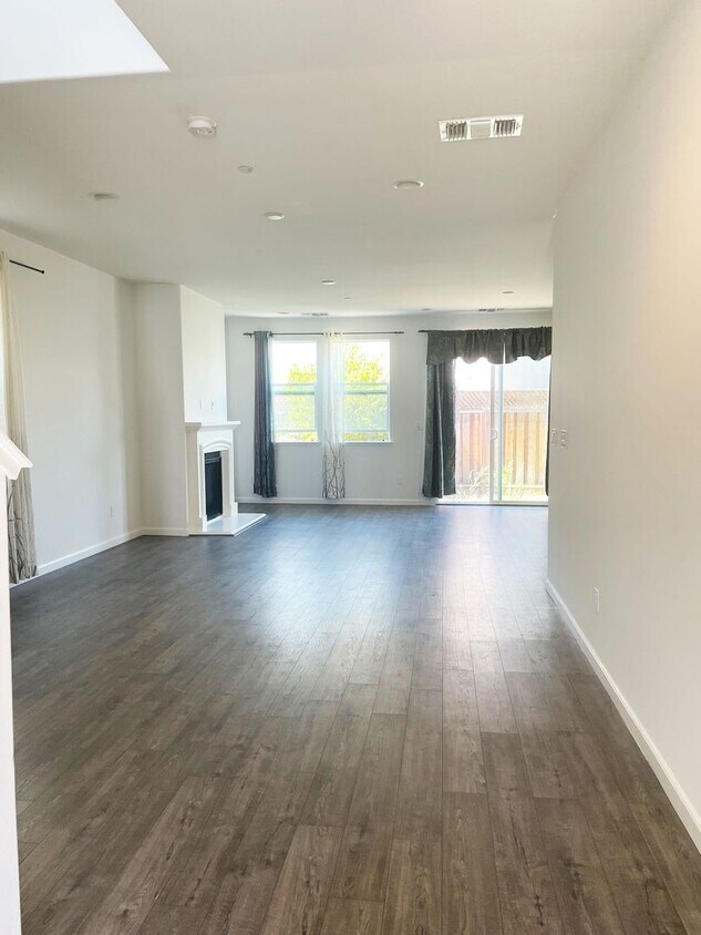Foto principal - Beautiful 4/2.5 West Side Gilroy