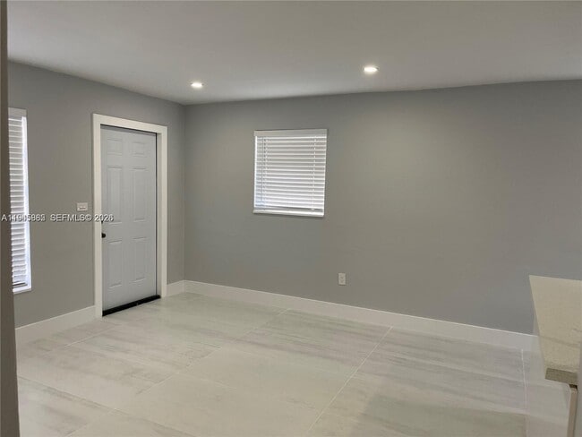 Building Photo - 1541 N 71st Terrace