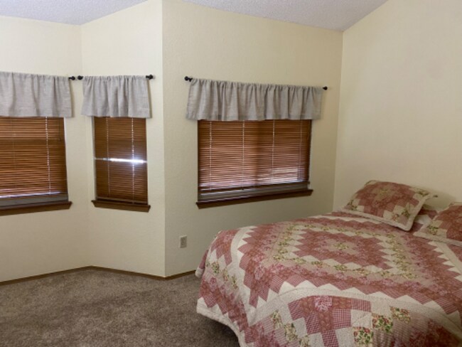 Building Photo - 8892 Brompton Way