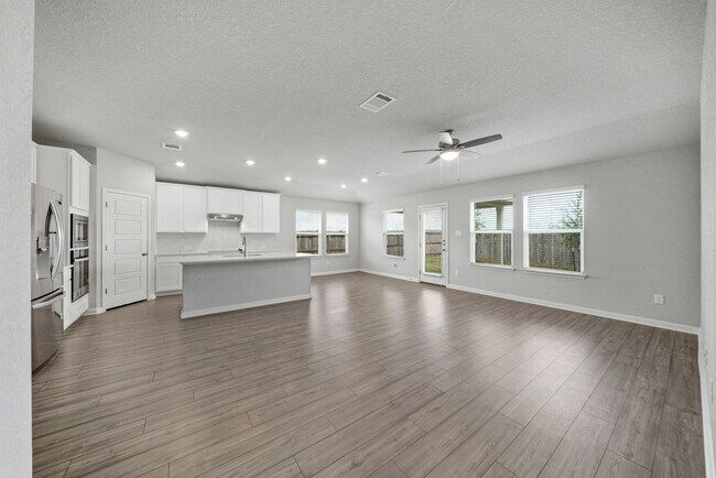 Foto del edificio - 4 Bedroom/3 Bath Estancia Ranch Subdivision