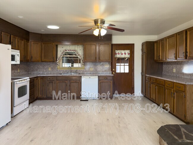 Foto del edificio - 735 Yellow Hill Rd