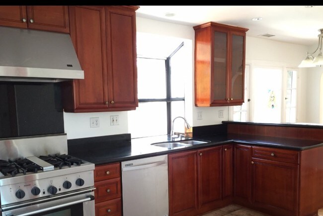 Foto del edificio - 2310 Manning Ave