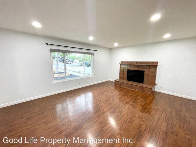 Building Photo - 3 br, 2 bath House - 723 Via Flora Rd