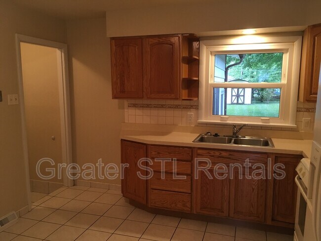 Foto del edificio - 1900 Violet Dr