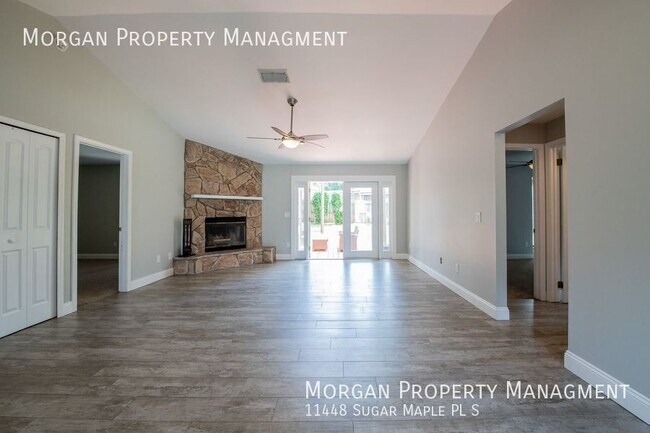 Foto del edificio - 11448 Sugar Maple Pl S