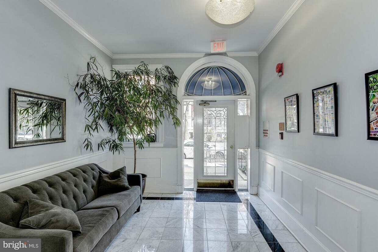 Foto principal - 1736 18th St NW