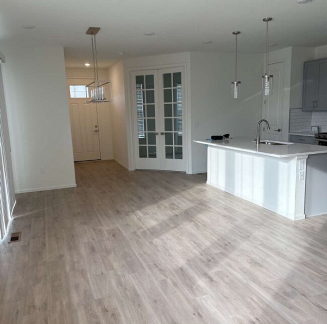 Foto del edificio - 450 Canadian Crossing Dr