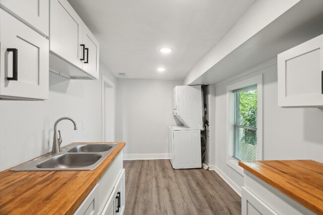 Foto del edificio - 502 W 48th St