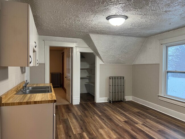 Foto del edificio - 610 N Wisconsin St