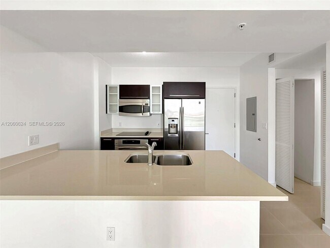 Foto del edificio - 333 NE 24th St