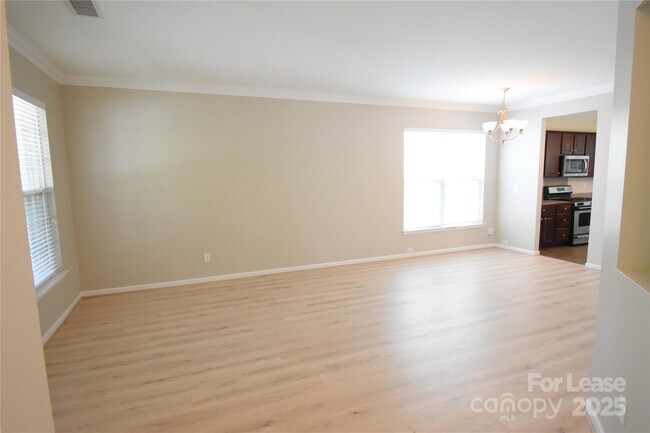 Building Photo - 3334 Crutchfield Pl