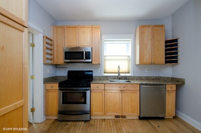 Building Photo - 3809 N Ravenswood Ave