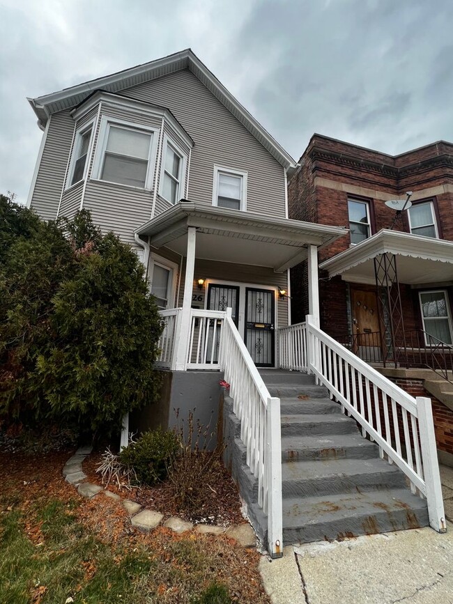 Building Photo - 3026 E 80th St