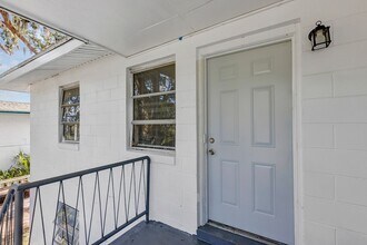 Building Photo - 751 Bellevue Ave