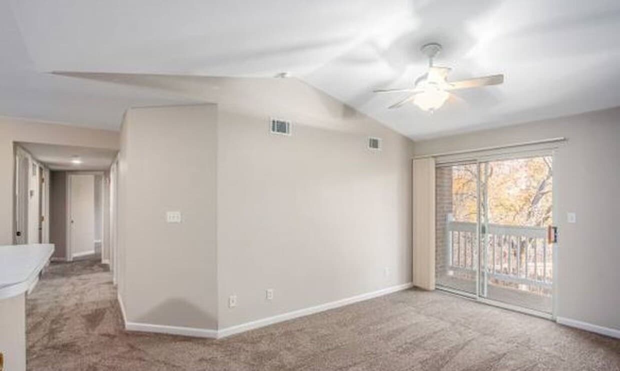 Building Photo - Charming 3 bedroom 2 bath condo avail 1/25