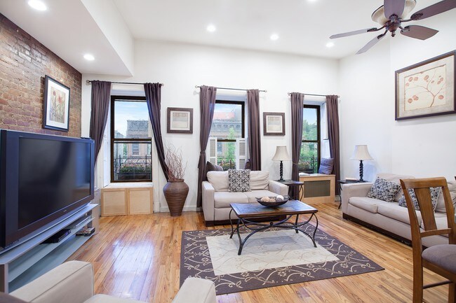 Interior Photo - 130 W 131st St