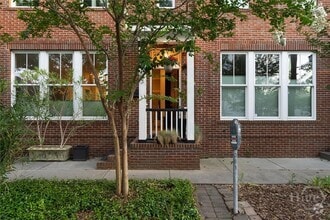 Building Photo - 303 Alice St