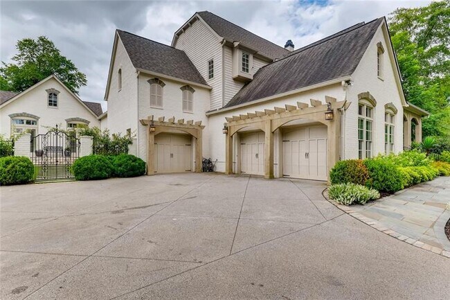 Foto del edificio - 3785 N Stratford Rd NE
