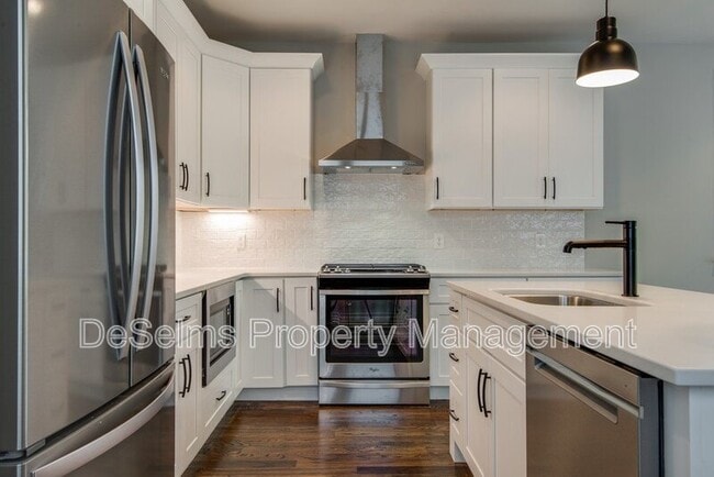 Foto del edificio - 2221B Winford Ave