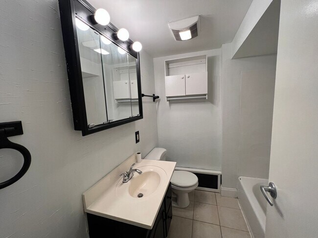 Foto del edificio - 5329 Holmes St