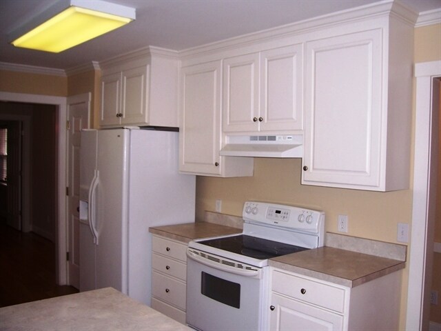 Building Photo - 332 Mendenhall Dr