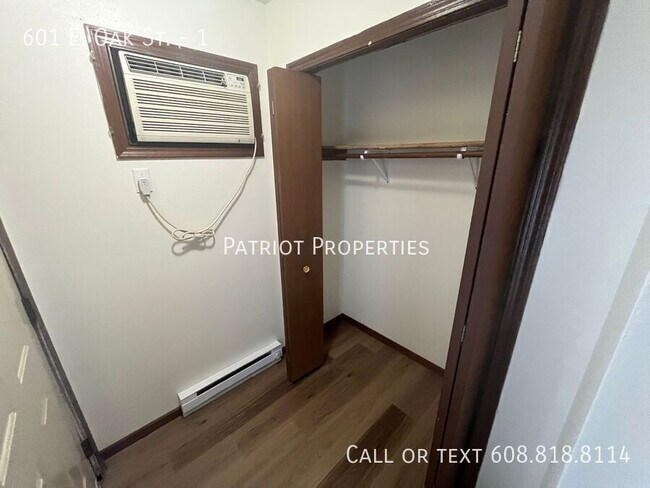Foto del edificio - 601 E Oak St