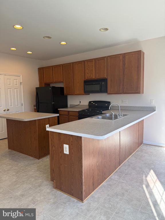 Foto del edificio - 144 Keating Cir