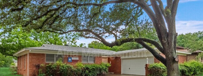 Foto del edificio - 805 N Douglas Ave