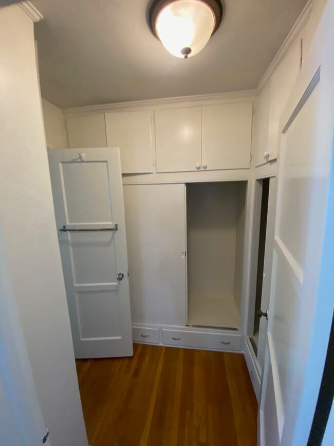 Building Photo - 1112 Fremont Ave