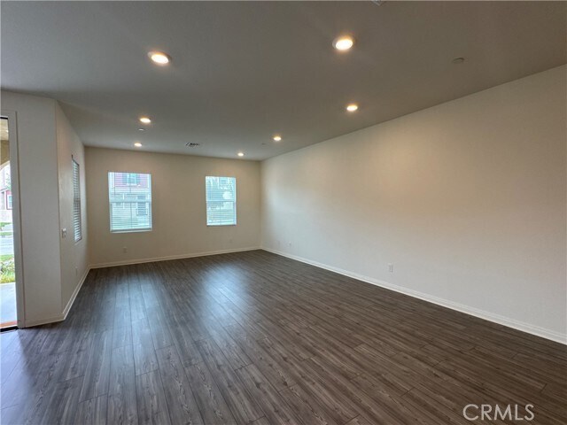 Foto del edificio - 4011 E Coronado Privado
