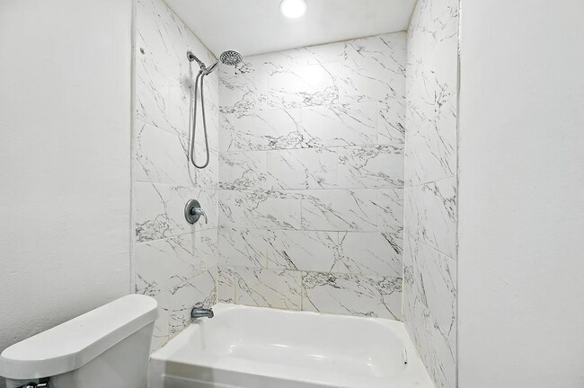 Foto del edificio - 320 T a Carroll Ave