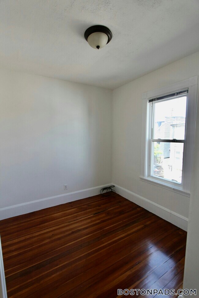 Building Photo - 299 Lexington St