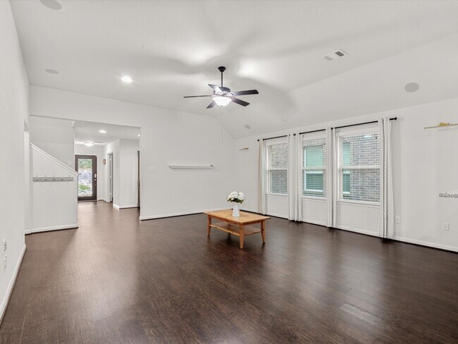 Foto del edificio - 23827 Pennington Hills Dr