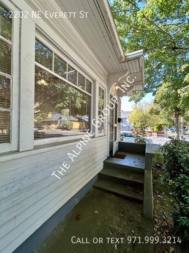 Building Photo - Great 1 Bedroom in NE PDX!