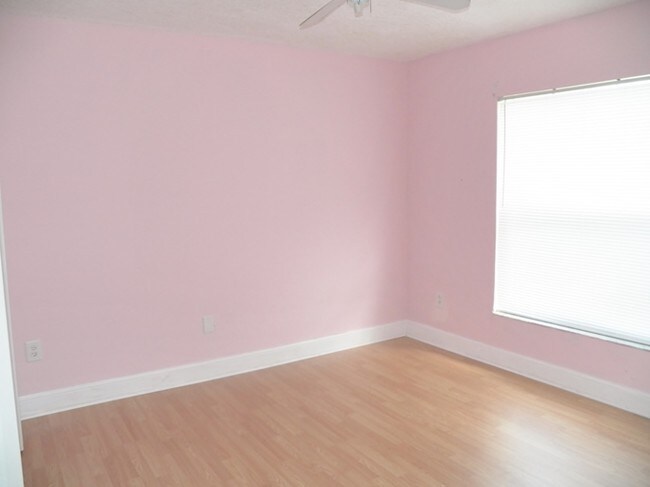 Interior Photo - 5097 SE Dell St