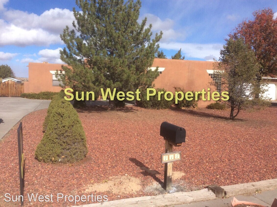 Foto principal - 3 br, 2 bath House - 414 W. 32nd St.