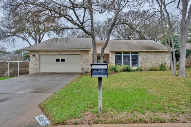 Foto del edificio - 12000 Fremont Cove