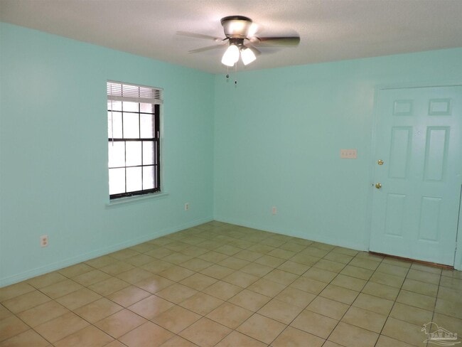 Building Photo - 1310 Pinnacle Dr
