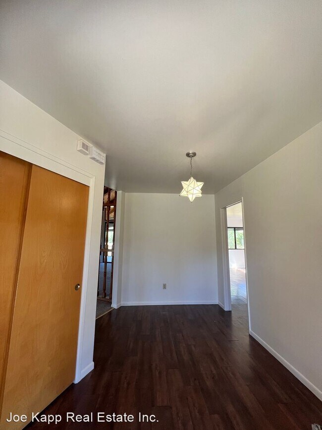 Building Photo - 2 br, 2 bath House - 216 Park Ave