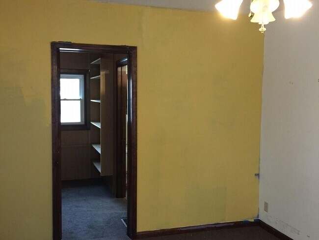 Foto del edificio - 611 N Rangeline Rd