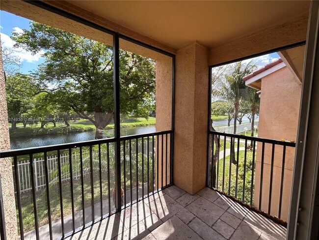 Building Photo - 10501 SW 155th Ct