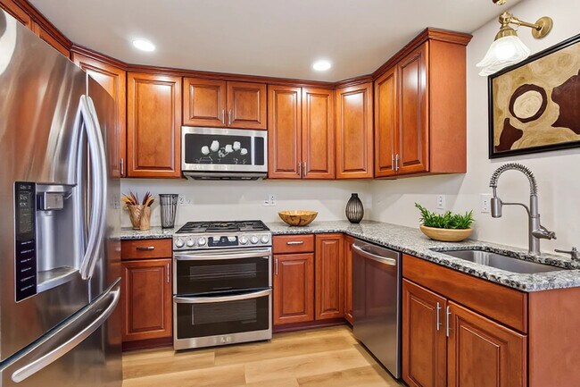 Foto del edificio - 604 Highland Ridge Ave