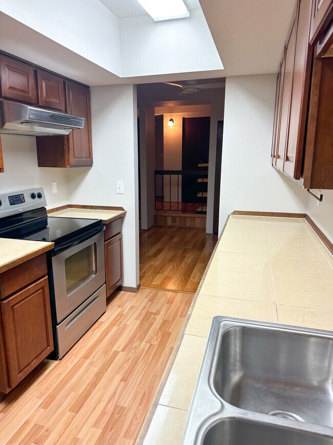 Building Photo - 8501 Zircon Dr SW