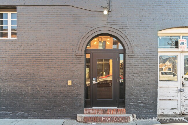 Building Photo - 7 S Pittsburg St