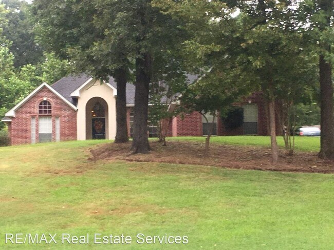 Building Photo - 4 br, 2 bath House - 151 Dogwood South Lane