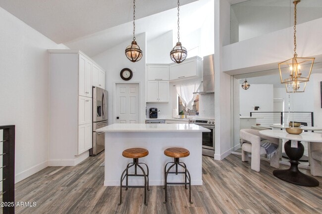 Building Photo - 10301 N 70th St