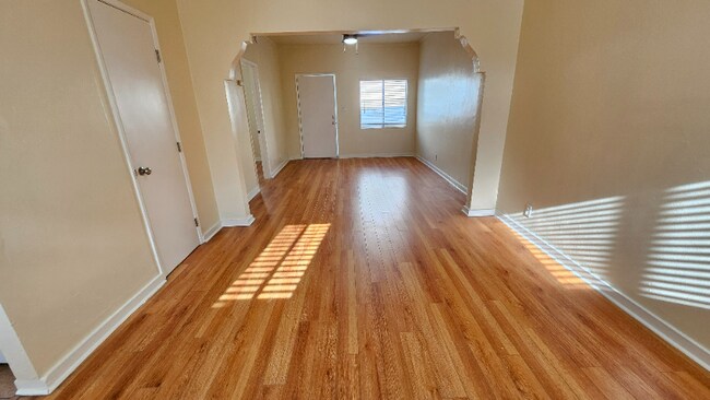 Foto del edificio - 340 Douglas St