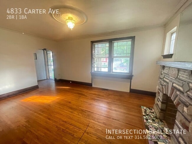 Foto del edificio - Charming 2 Bedroom/1Bath with Lots of Space