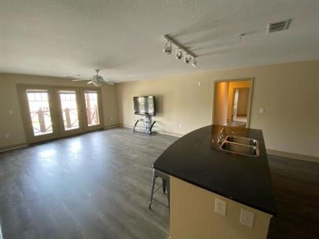 Building Photo - 1621 Muscovy Way