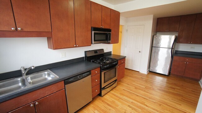 Foto del edificio - 3428 W Parker Ave